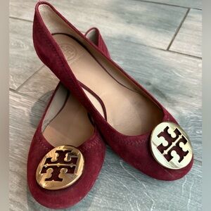 Tory Burch Suede Maroon/Burgundy Flats with Gold Accents - Size 7